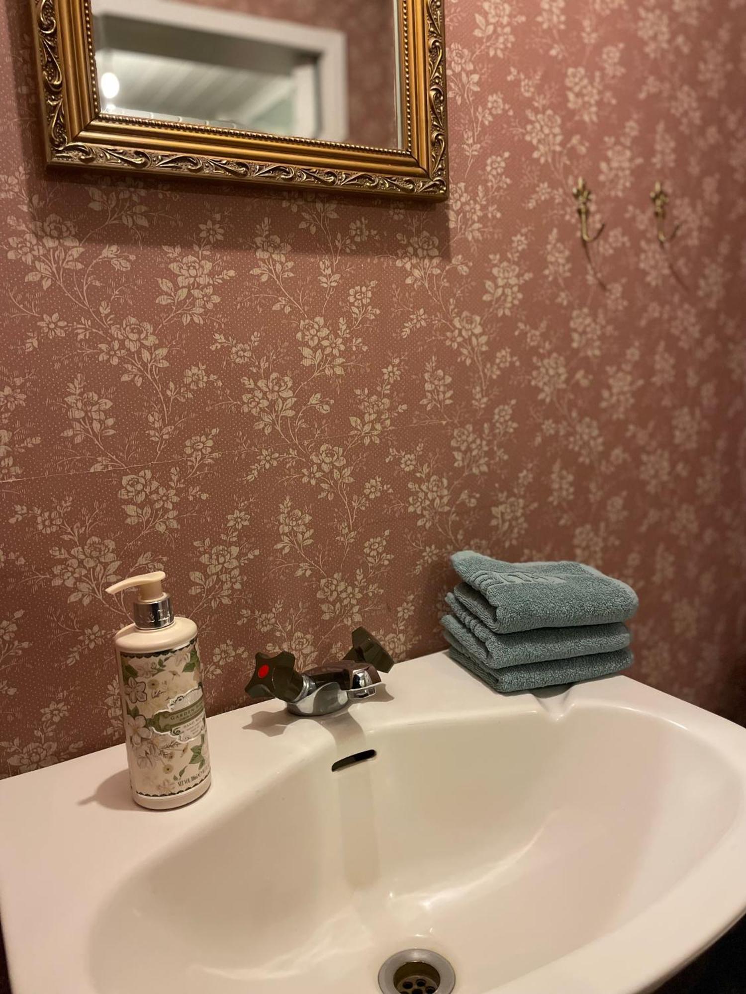 Baersta Bagarstugan Bnb Kolbäck Buitenkant foto